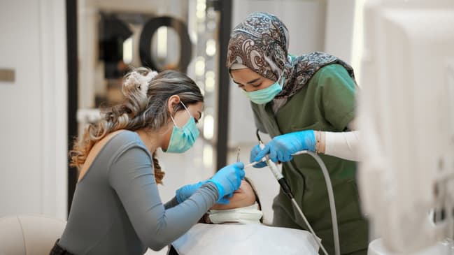 Slider image (3) Dentaray Clinic: luxury Dental Clinic in Istanbul